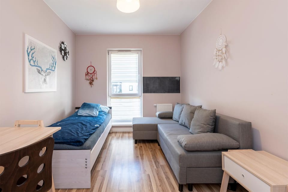 Bed, Photo of the whole room, Seating area, Bedroom