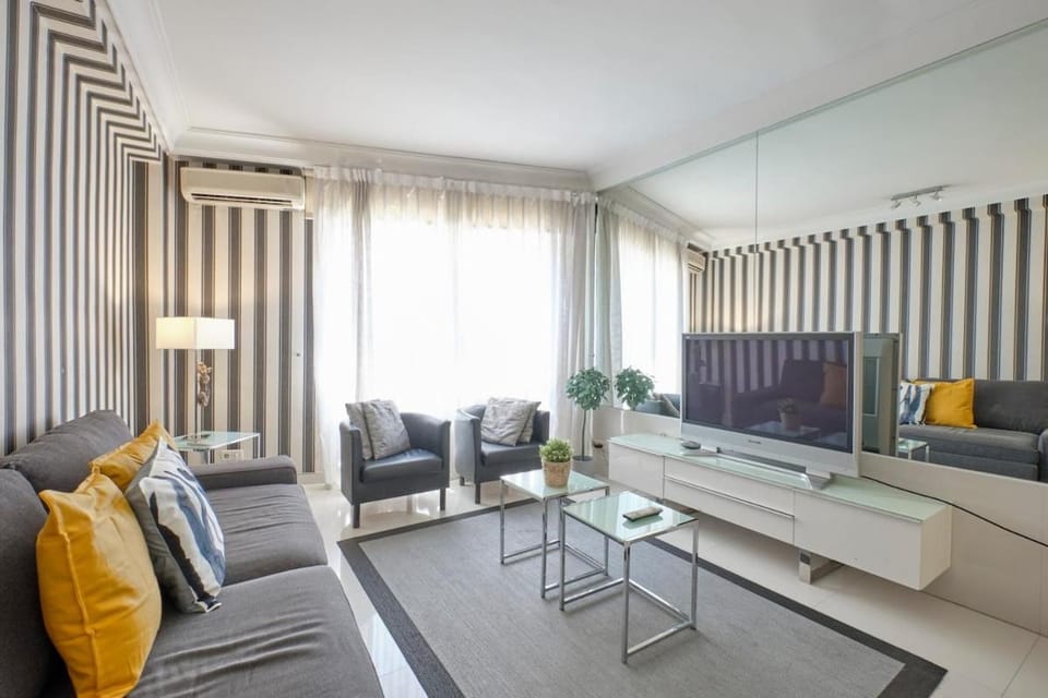 Communal lounge/ TV room, Living room