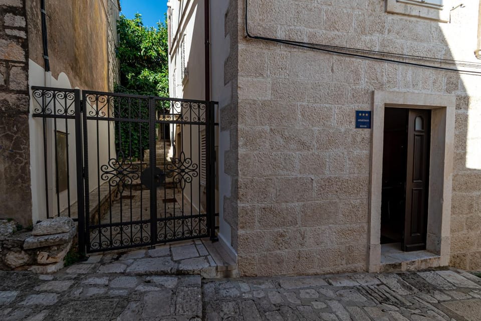 Logo/Certificate/Sign