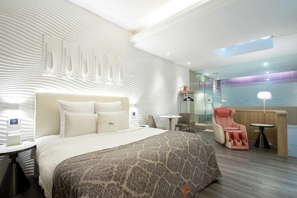 Bed, Photo of the whole room