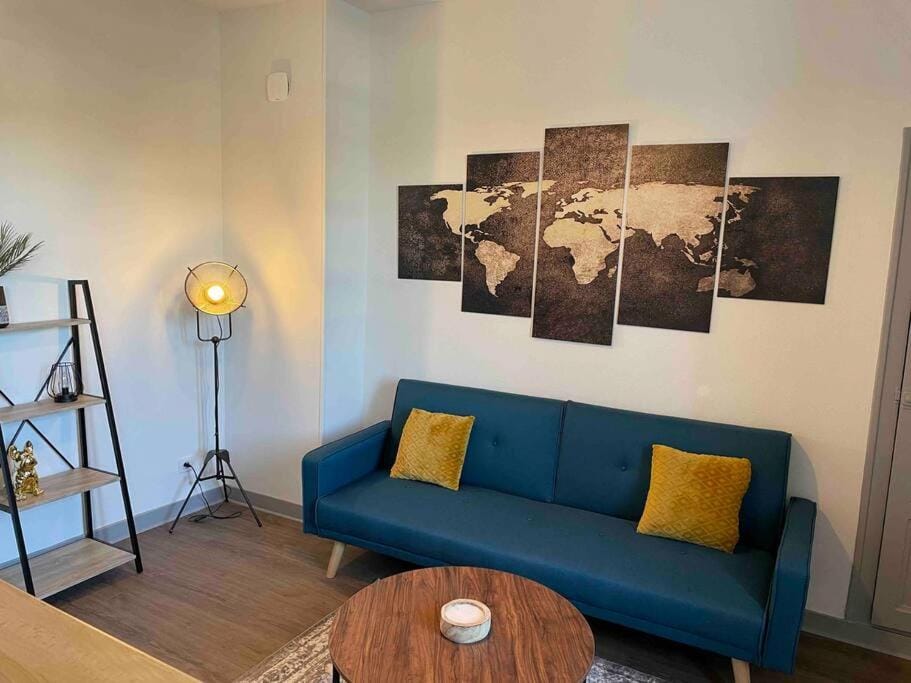 T2 4 pers face gare SNCF Appart Hotel le Cygne 2 Apartment in Bourges