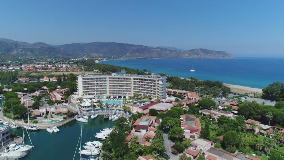 Laguna Azzurra Portorosa Apartment hotel in Sicily
