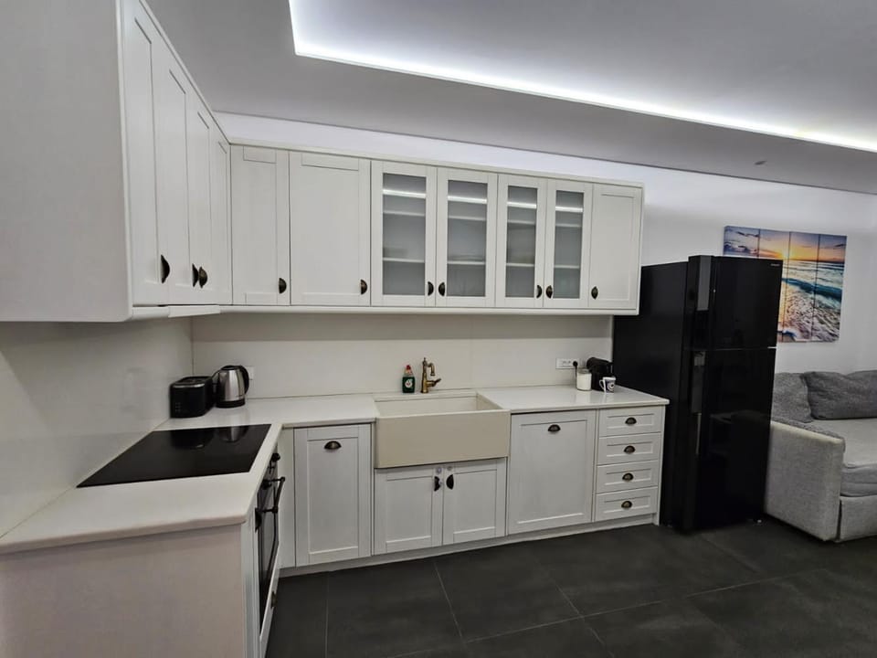 Jonaz Rooms & Suites Apartment in Mykonos, Mikonos 846 00, Greece