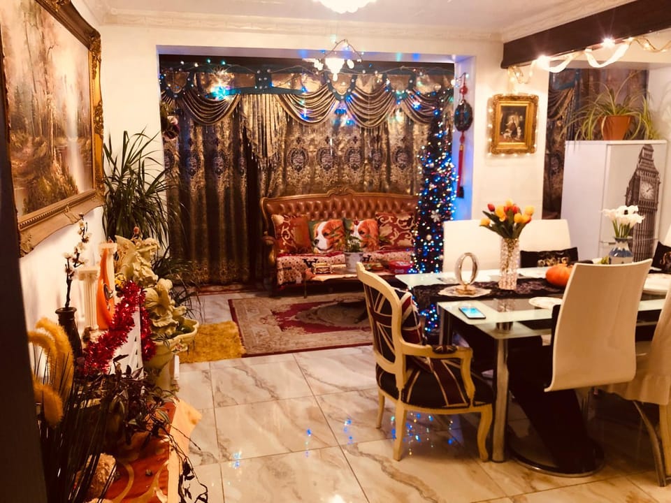 Cheerful 4 bedroom house with garden free parking House in London Borough of Southwark
