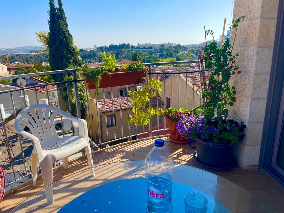 Gorgeous duplex in heart of Jerusalem Apartment in Jerusalem