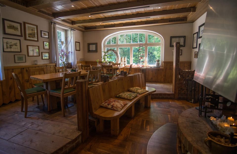 Restaurant/places to eat, Restaurant/places to eat, Decorative detail