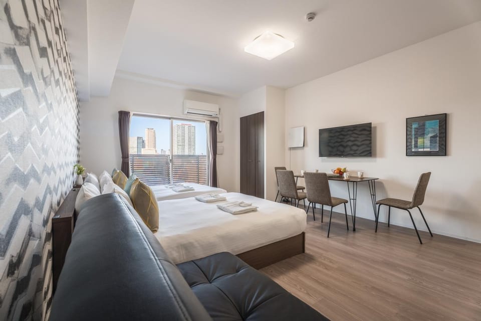 Bed, TV and multimedia, View (from property/room), Photo of the whole room, Dining area, Bedroom