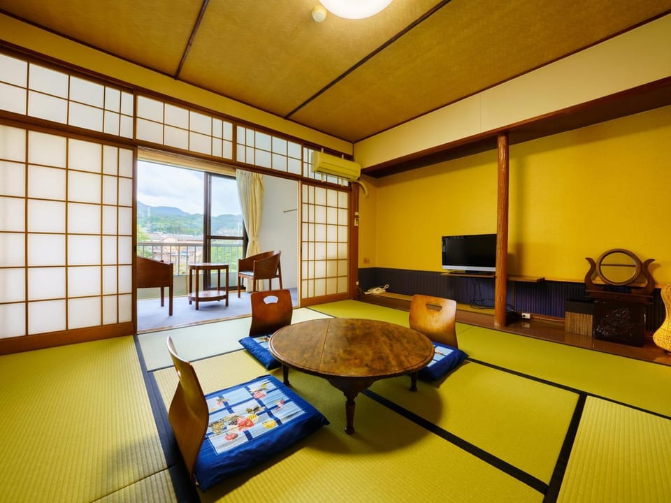 Ureshino Onsen Kotobukiya Ryokan in Japan