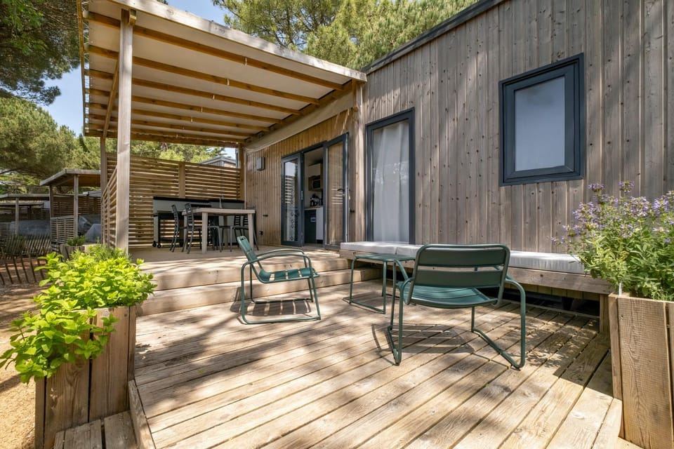 Patio, BBQ facilities