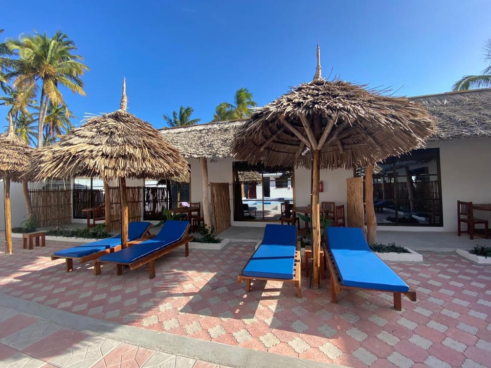 Patio, Day, Pool view, Swimming pool, sunbed