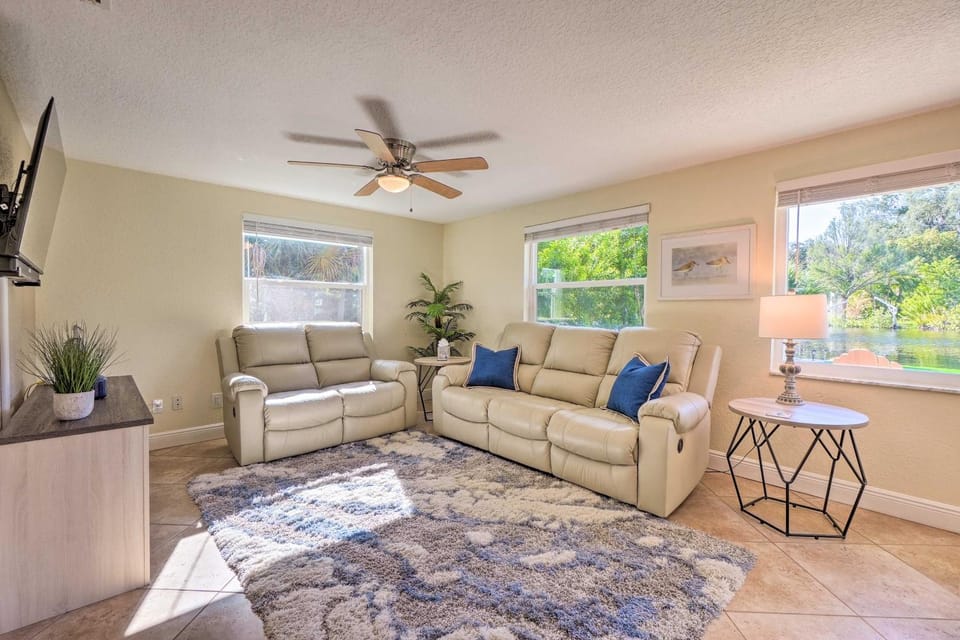 Riverfront Home w/ Putting Green & Boat Dock! House in New Port Richey