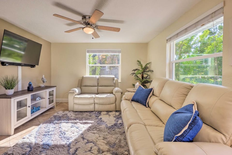 Riverfront Home w/ Putting Green & Boat Dock! House in New Port Richey