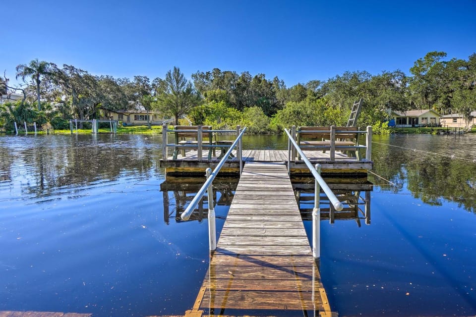 Riverfront Home w/ Putting Green & Boat Dock! House in New Port Richey