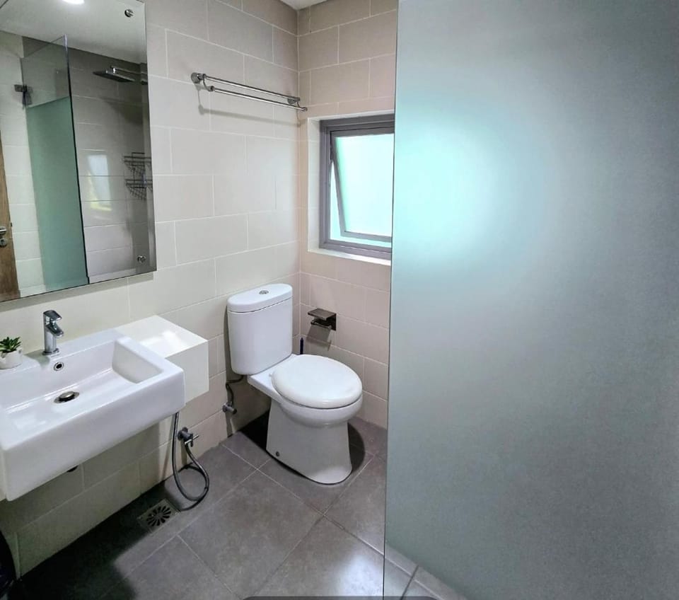 Apt Pejaten Park Biru 2 BR with Swim Pool, Bathub and Wi-Fi Apartment in South Jakarta City