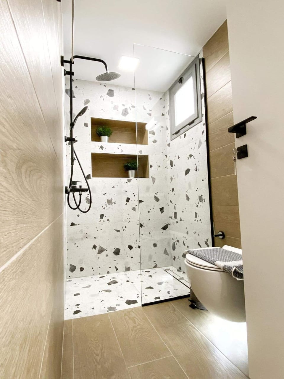 Shower, Toilet, Bathroom