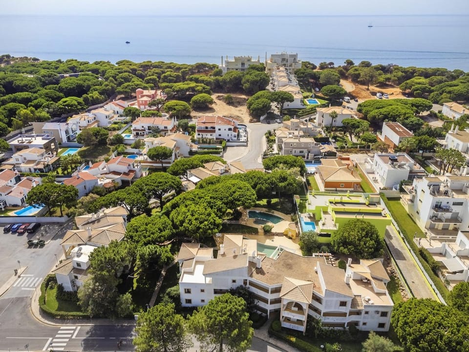 Jardins da Falésia Family Duplex Apartment in Olhos de Água