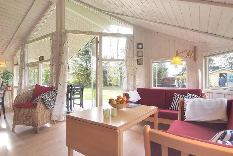 Sommerhus i Marielyst med Spa og Sauna, incl el og vand, tæt på by og strand House in Væggerløse