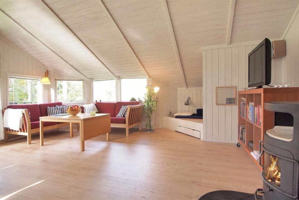 Sommerhus i Marielyst med Spa og Sauna, incl el og vand, tæt på by og strand House in Væggerløse