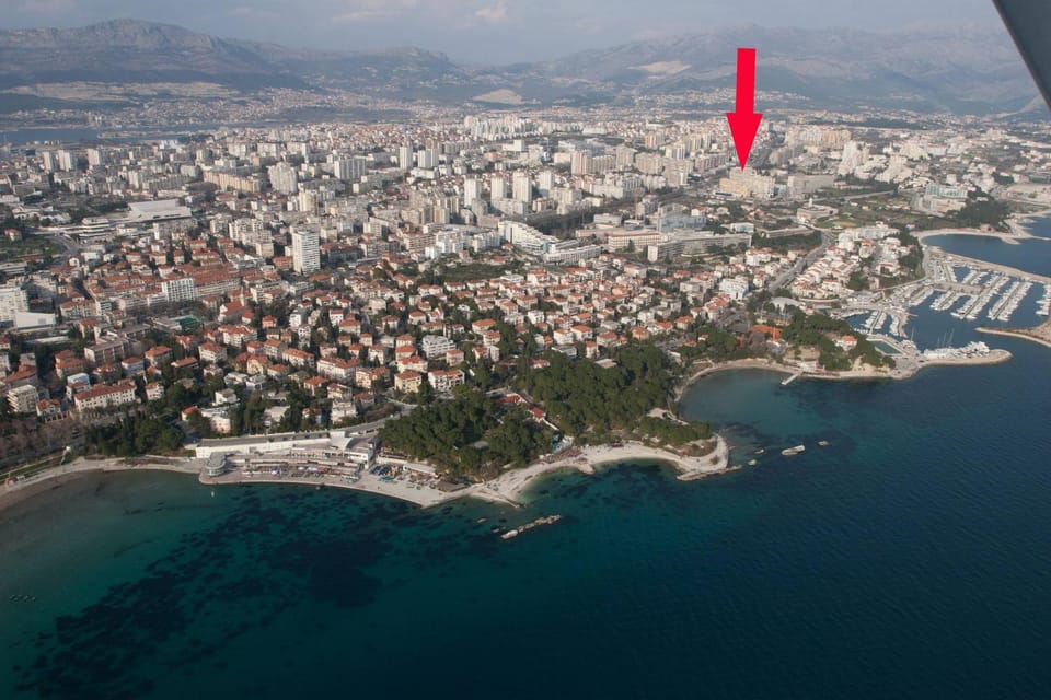 Facade/entrance, Bird's eye view, City view, Sea view