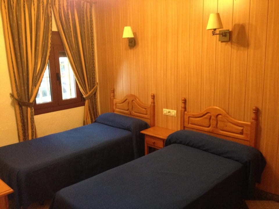 Hostal Delfin Verde Bed and Breakfast in Almería