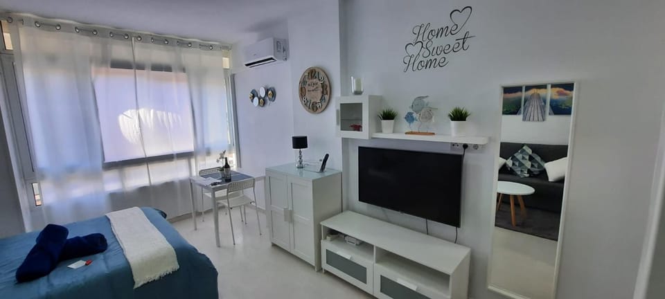 TV and multimedia, Living room, Photo of the whole room, Seating area