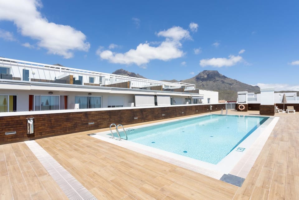Balcony/Terrace, Mountain view, Swimming pool