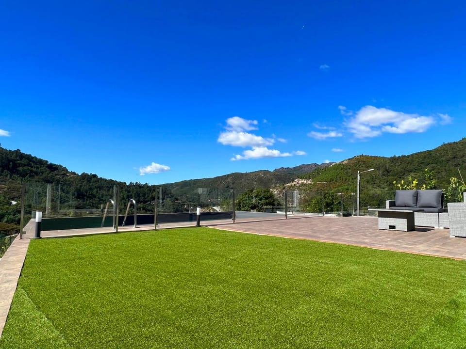 Property building, Garden, Swimming pool