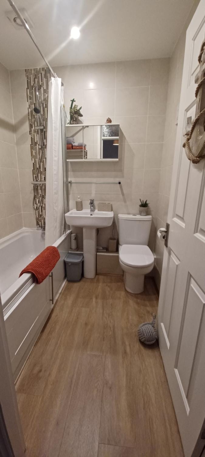 Shower, Toilet, Bath