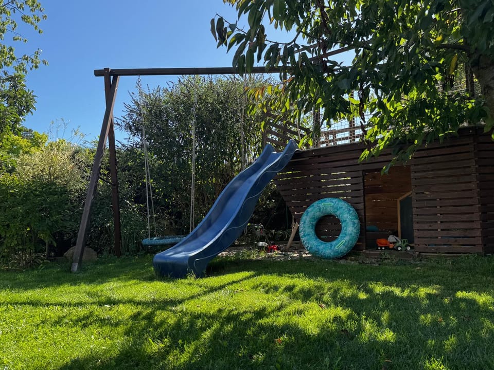 Game Room, Garden, Entertainment