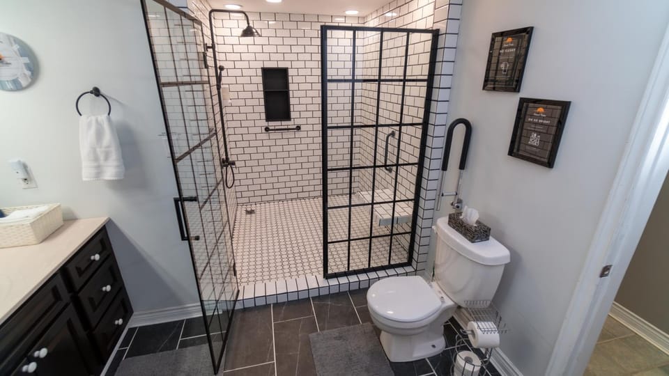 Shower, Toilet, Bathroom