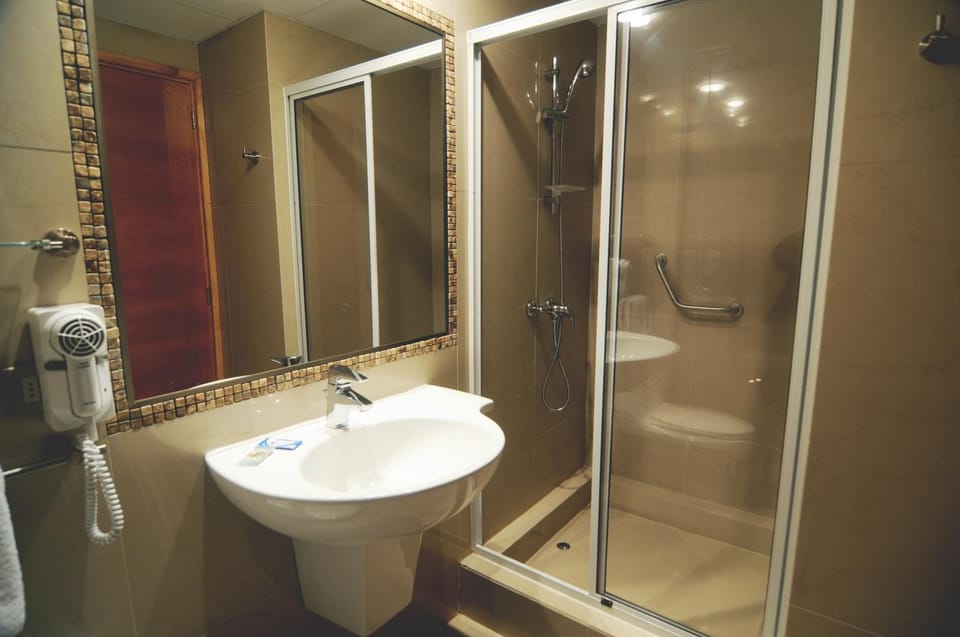 Bathroom, Other, Decorative detail
