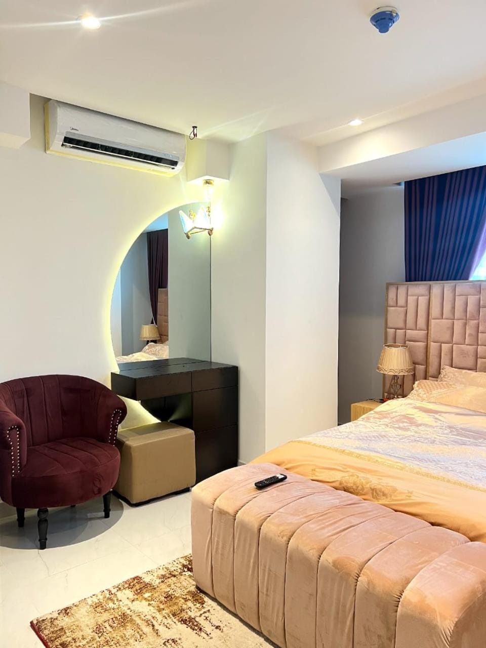 Iconic Tower Pink Room Apartment in Lagos
