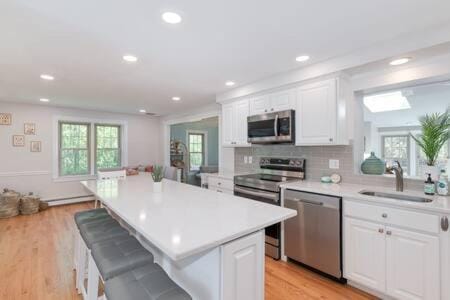 Spacious Retreat With Pool, Game Room & Fireplace, Sleeps 10, Backyard Oasis and Screened Gazebo, Family-Friendly Getaway, 24Hr Hospitality House in Plymouth