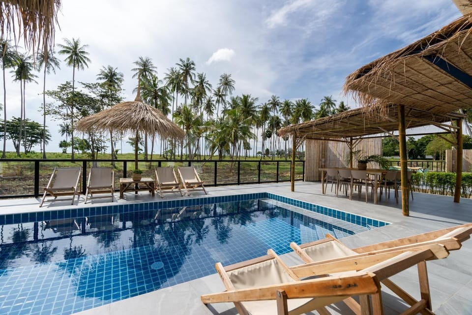 Manao Seaview Pool Villa 31 - 5 Mins Walk To The Beach Villa in Sala Dan