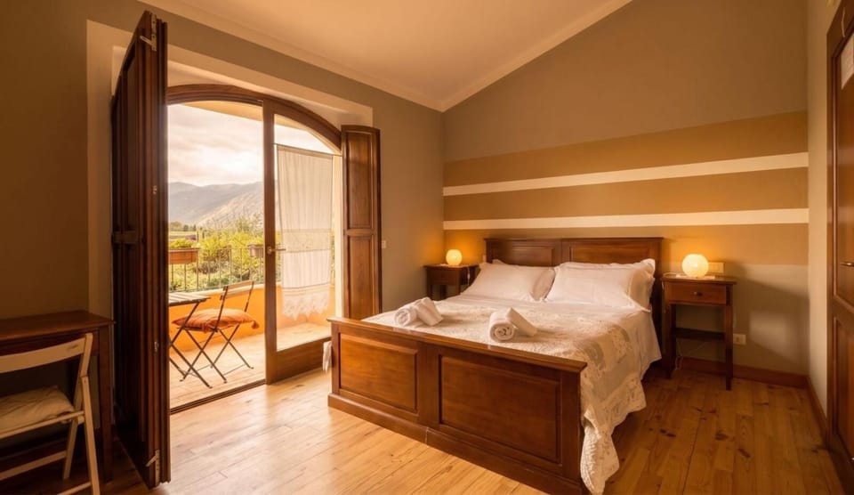 View (from property/room), Balcony/Terrace, Bedroom