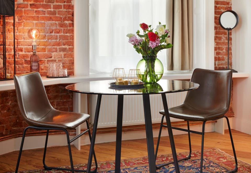 Seating area, Dining area