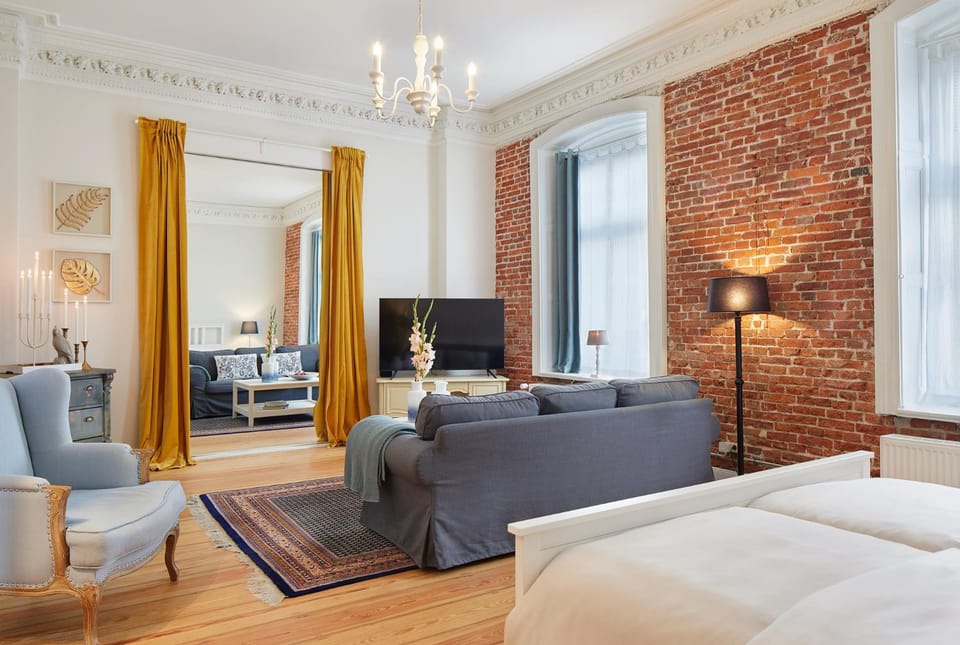 Communal lounge/ TV room, Bed, Living room, Photo of the whole room, Seating area, Bedroom