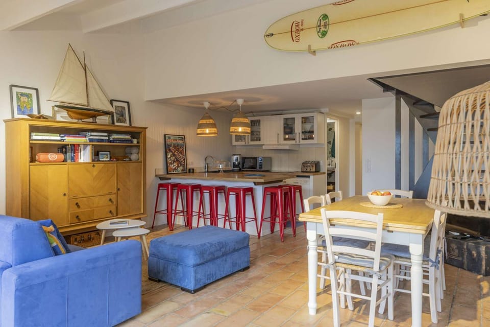 Kitchen or kitchenette, Living room, Dining area