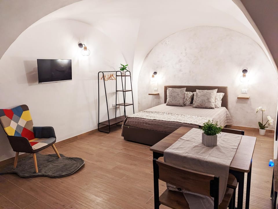 Shower, Bed, Hot Tub, TV and multimedia, Kitchen or kitchenette, Photo of the whole room, Bedroom, flat iron, internet