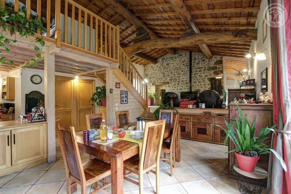 Le clos du martouret Bed and Breakfast in Auvergne-Rhône-Alpes