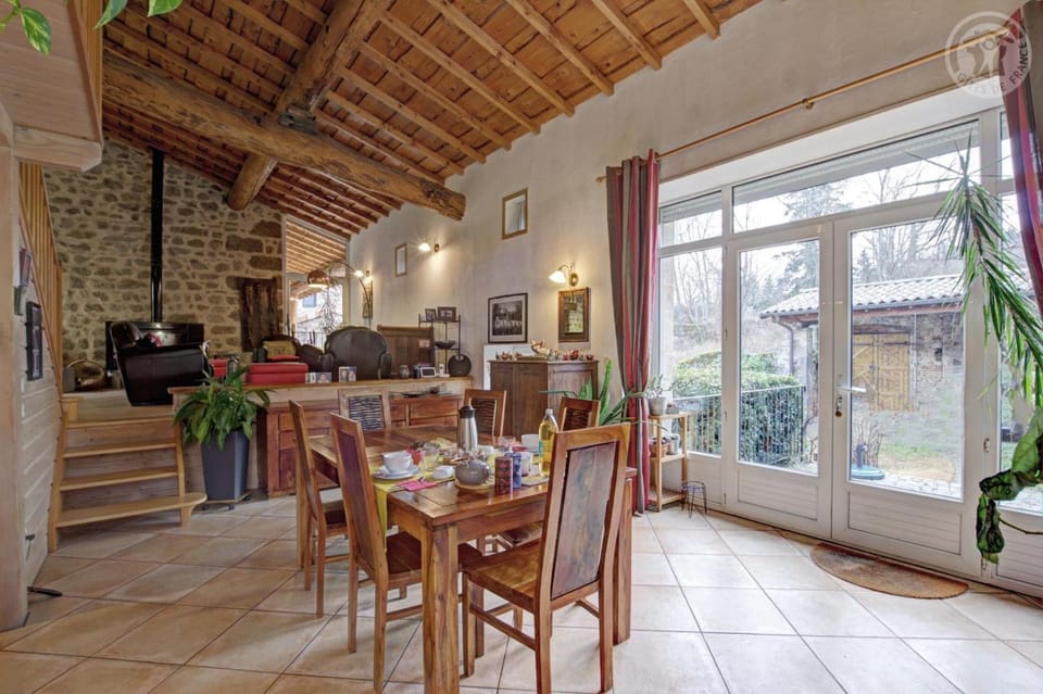 Le clos du martouret Bed and Breakfast in Auvergne-Rhône-Alpes