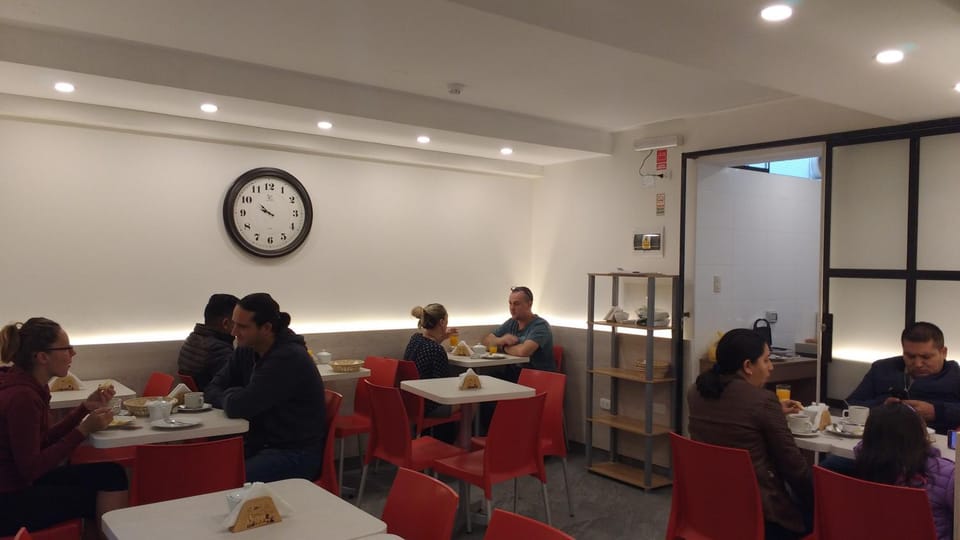 Coffee/tea facilities, Breakfast