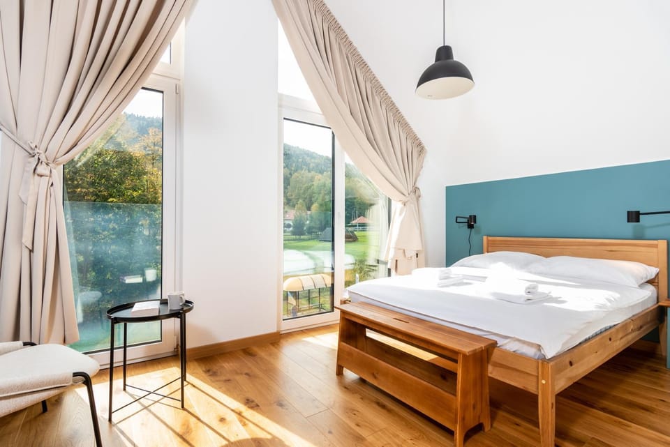 Bed, Bedroom, Mountain view