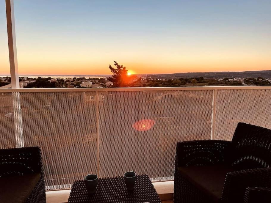 RAVISSANT T2 AVEC VUE MAGIQUE SUR L'ETANG DE THAU Apartment in Balaruc-les-Bains