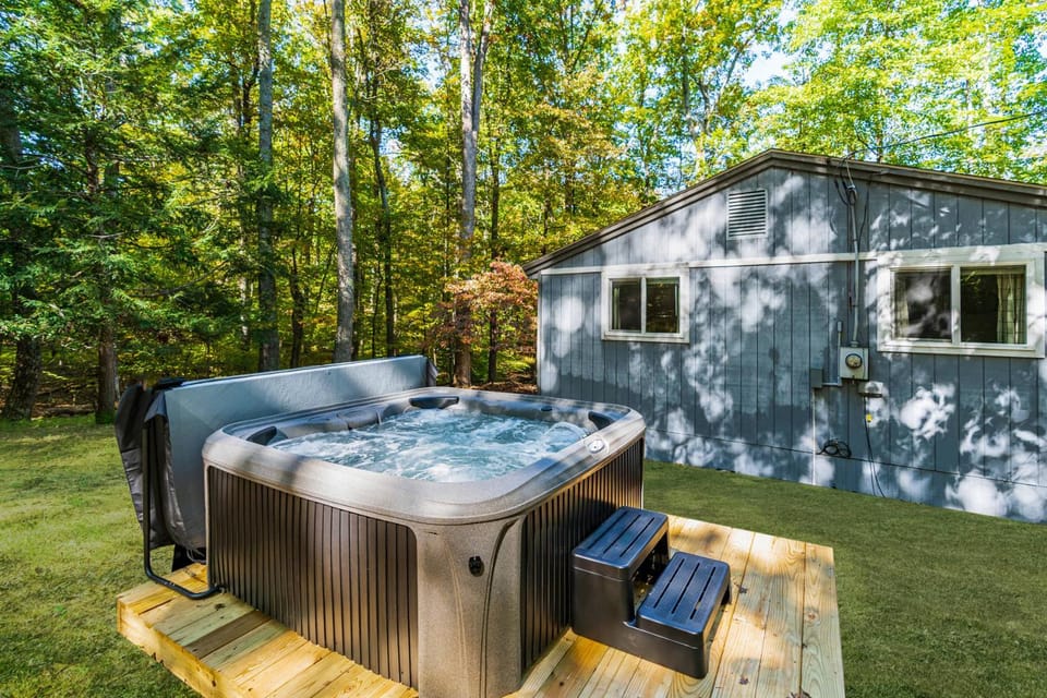 Day, Hot Tub, Garden view