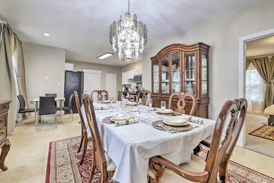 2 Mi to Downtown: Springfield Apt w/ Balcony! Apartment in West Springfield