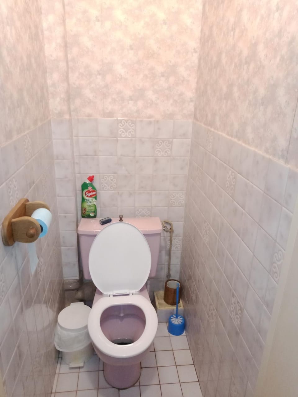 Bathroom, Living room