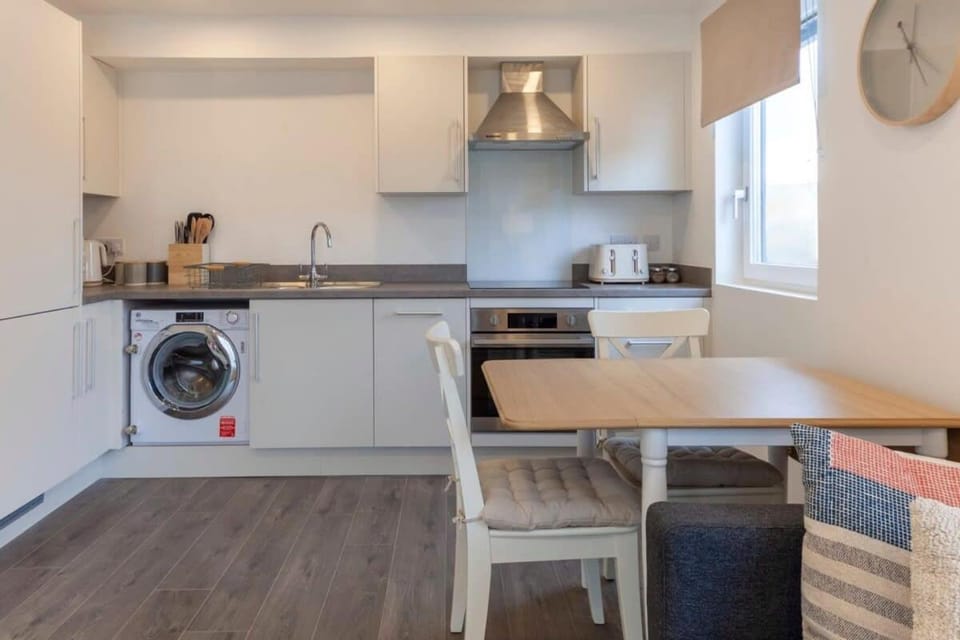 Contemporary 1 Bedroom Apartment in Ashford Apartment in Ashford