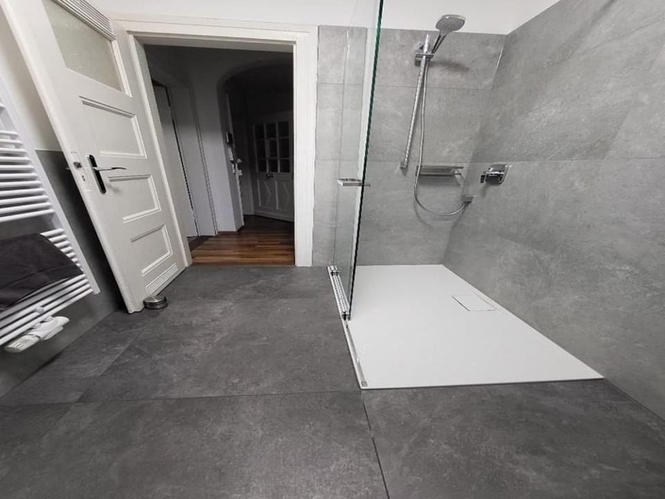 Bathroom, Living room