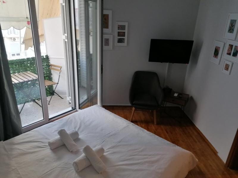 Minimal Studio Varnava Square - Kallimarmaro Area Apartment in Athens